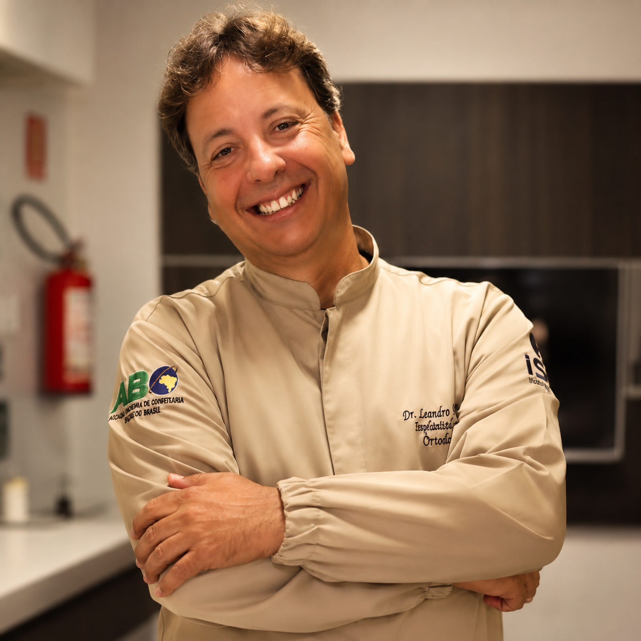 Dr. Leandro Maurício - especialista em implantes dentários